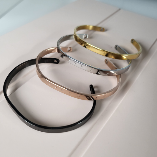 Brazalete de 5mm. grabado a mano